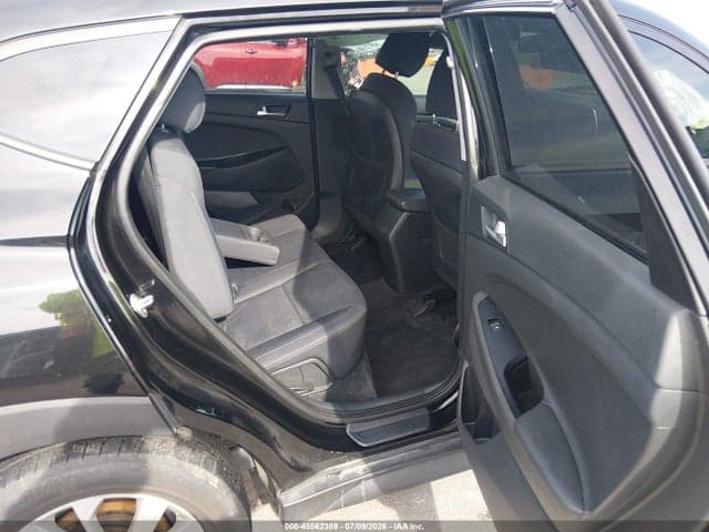 2021 HYUNDAI TUCSON SE 8