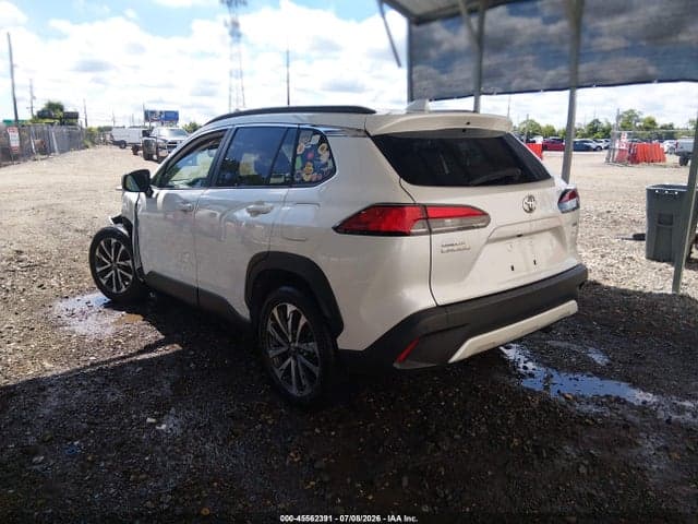 2023 TOYOTA COROLLA CROSS XLE 3