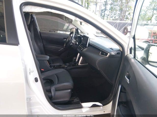 2023 TOYOTA COROLLA CROSS XLE 5
