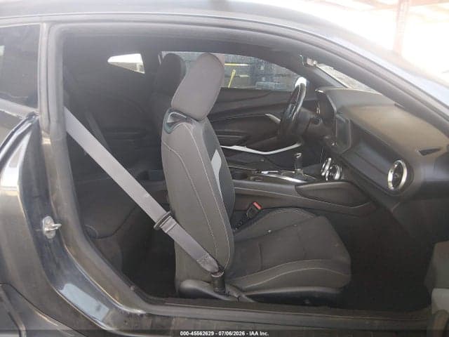 2017 CHEVROLET CAMARO 1LT 8