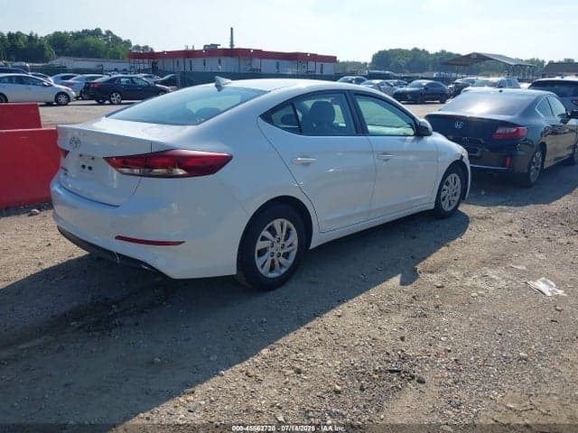 2017 HYUNDAI ELANTRA SE 4