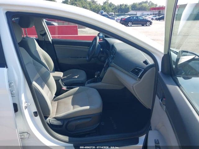 2017 HYUNDAI ELANTRA SE 5