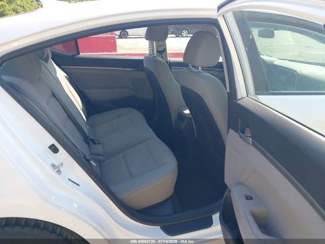 2017 HYUNDAI ELANTRA SE 8