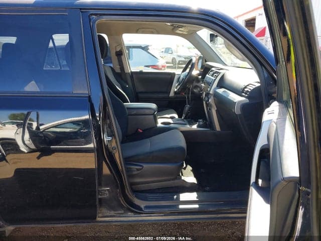 2020 TOYOTA 4RUNNER SR5 5