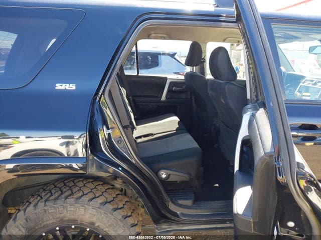 2020 TOYOTA 4RUNNER SR5 8