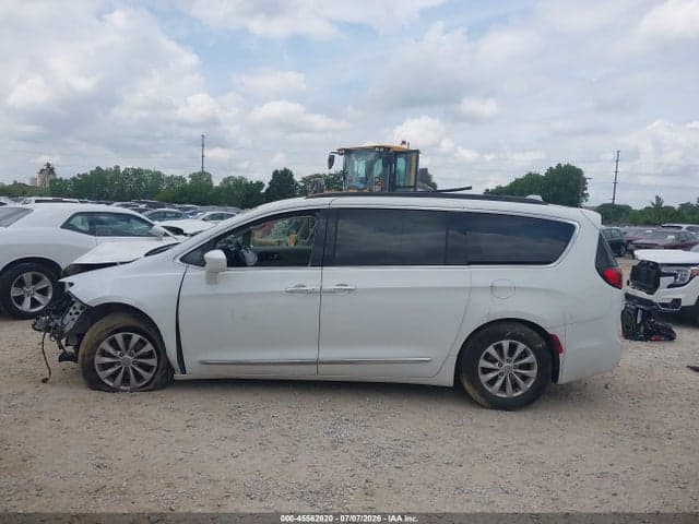 2017 CHRYSLER PACIFICA TOURING-L 13