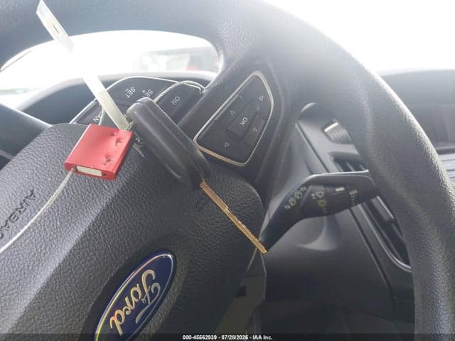 2017 FORD FOCUS SE 11