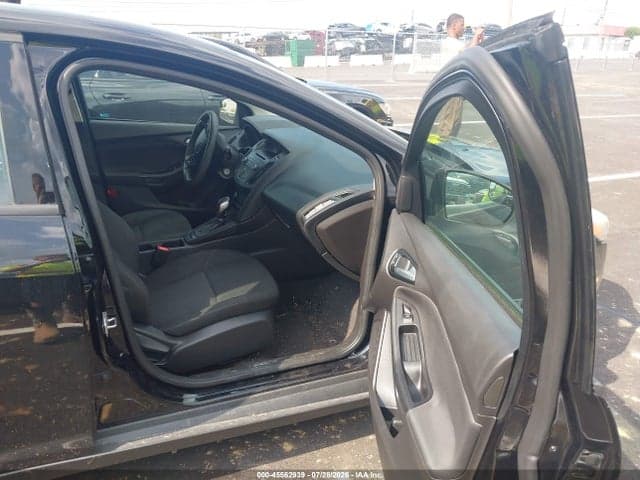 2017 FORD FOCUS SE 5