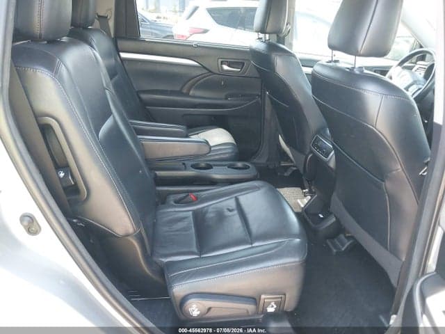 2018 TOYOTA HIGHLANDER XLE 8