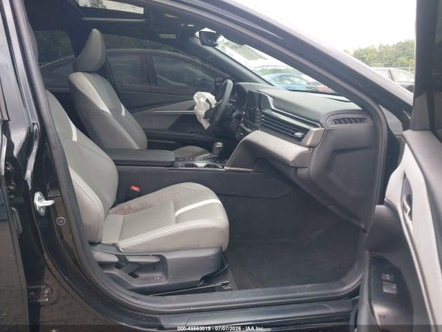 2025 TOYOTA CAMRY SE 5