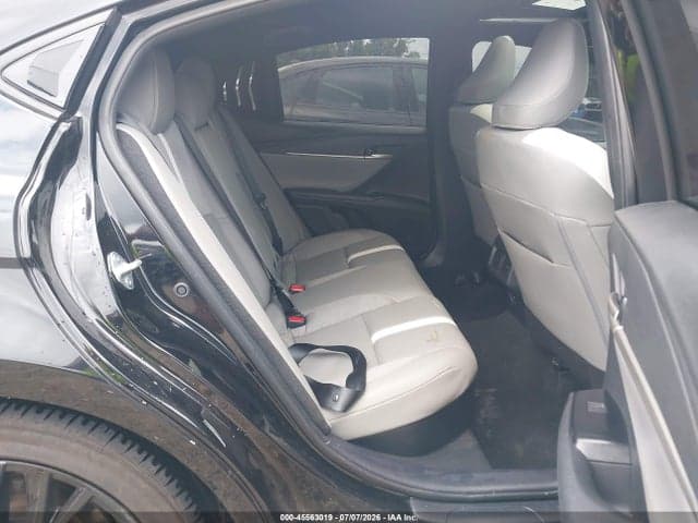 2025 TOYOTA CAMRY SE 8
