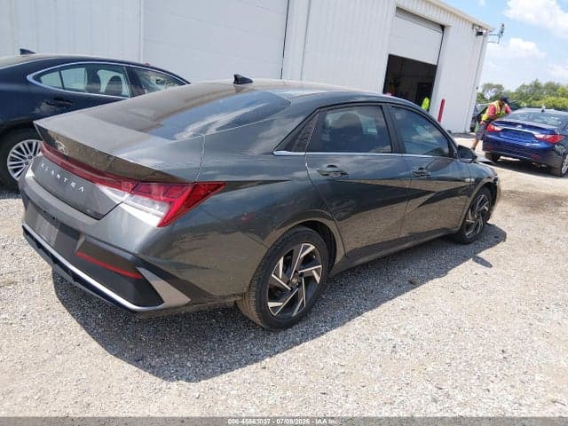 2024 HYUNDAI ELANTRA SEL 4