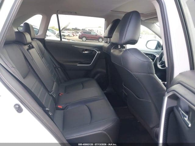 2020 TOYOTA RAV4 LIMITED 8