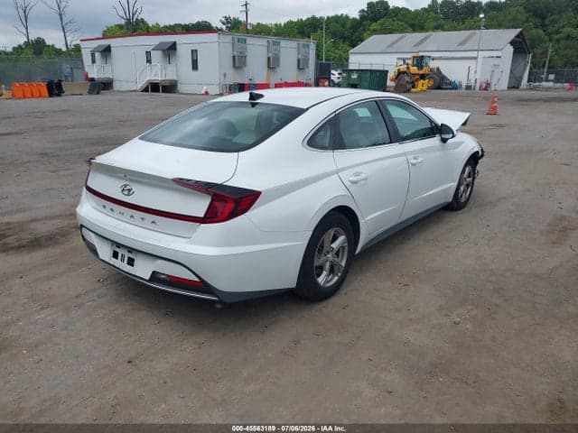 2021 HYUNDAI SONATA SE 4