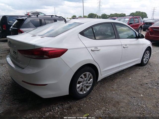 2017 HYUNDAI ELANTRA SE 4