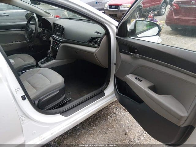 2017 HYUNDAI ELANTRA SE 5