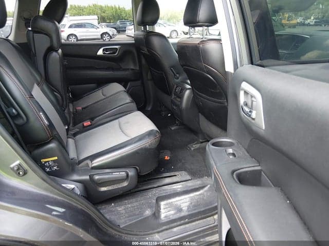 2019 NISSAN PATHFINDER SV 8