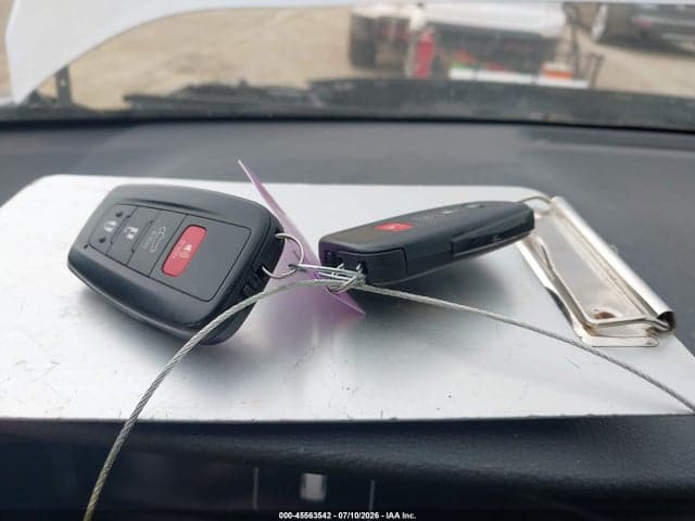 2025 TOYOTA RAV4 HYBRID XSE 11