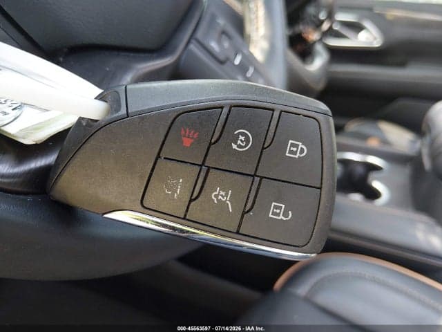 2023 GMC YUKON AT4 11