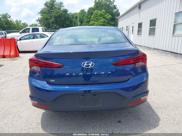 2020 HYUNDAI ELANTRA SE 18