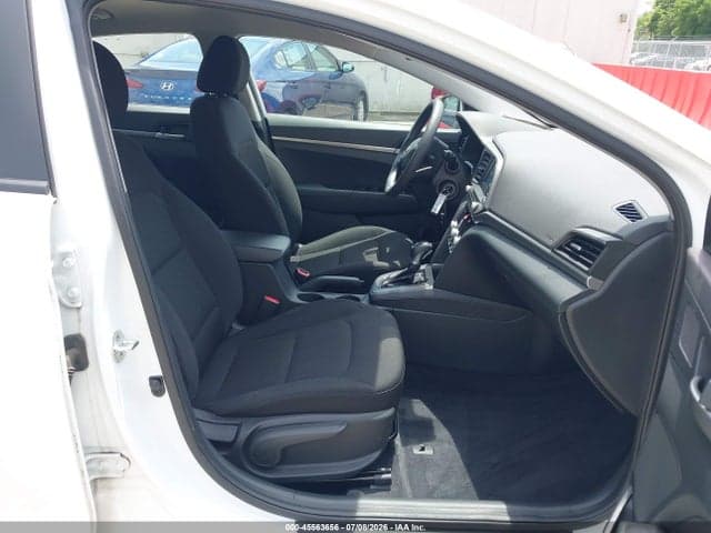 2020 HYUNDAI ELANTRA SE 5