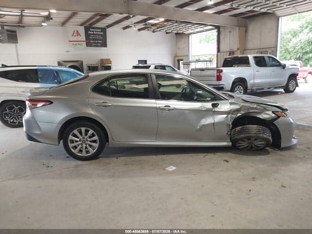 2018 TOYOTA CAMRY LE 13