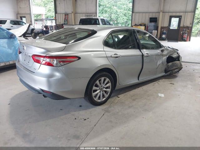 2018 TOYOTA CAMRY LE 4