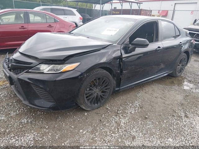 2019 TOYOTA CAMRY SE 2