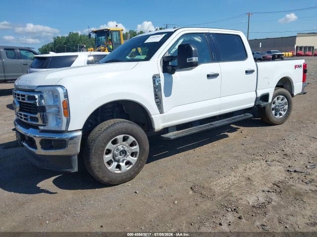 2024 FORD F-350 XLT 2