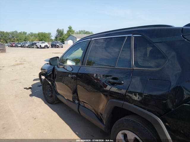 2020 TOYOTA RAV4 LE 14