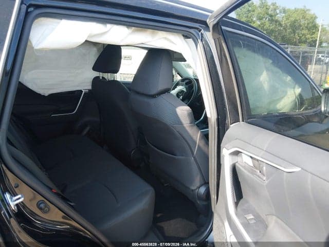 2020 TOYOTA RAV4 LE 8
