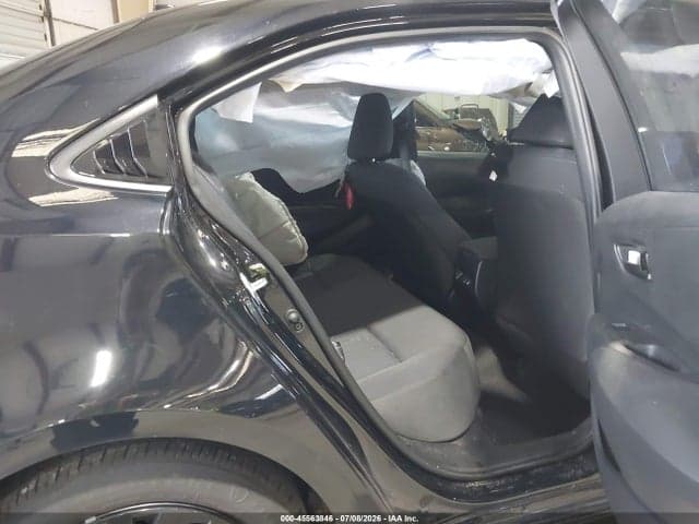 2024 TOYOTA COROLLA LE 8