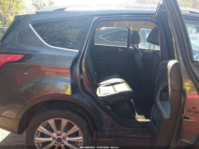 2017 FORD ESCAPE TITANIUM 8