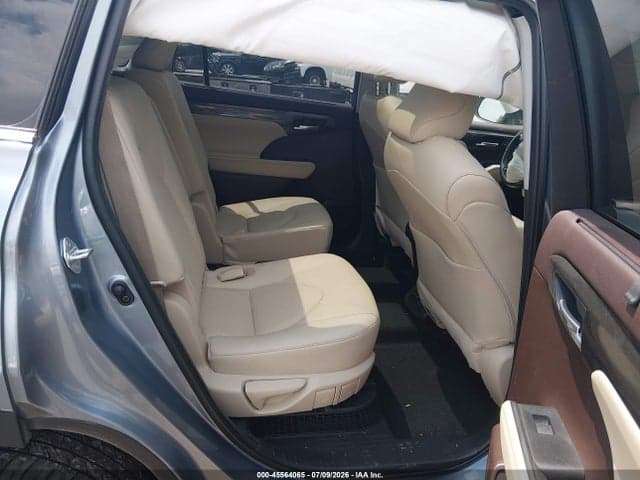 2021 TOYOTA HIGHLANDER HYBRID PLATINUM 8