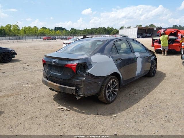 2017 TOYOTA COROLLA SE 4