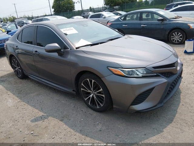 2019 TOYOTA CAMRY SE 1