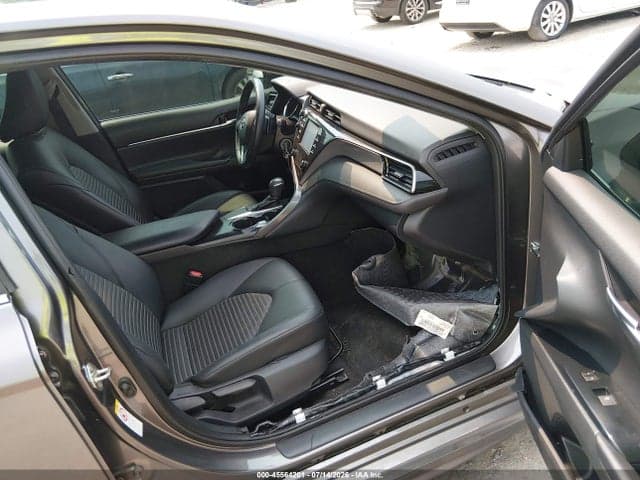 2019 TOYOTA CAMRY SE 5
