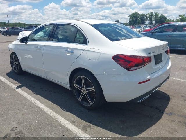 2021 MERCEDES-BENZ A 220 4MATIC 3
