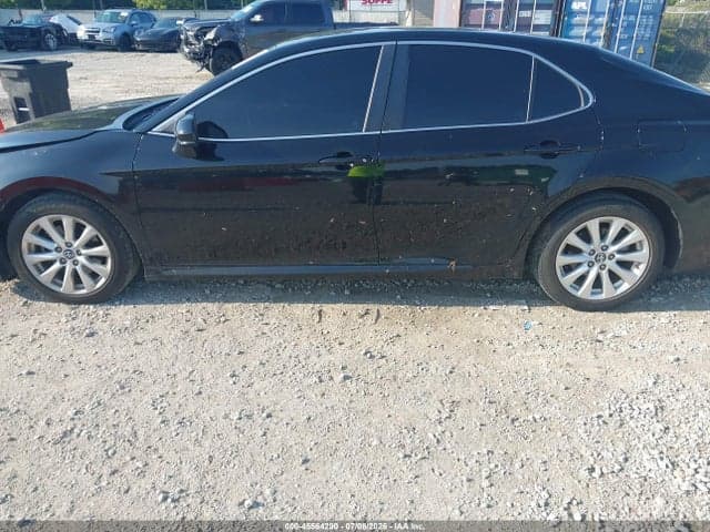 2018 TOYOTA CAMRY LE 14