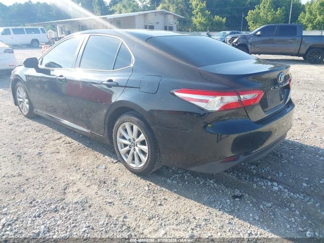 2018 TOYOTA CAMRY LE 3