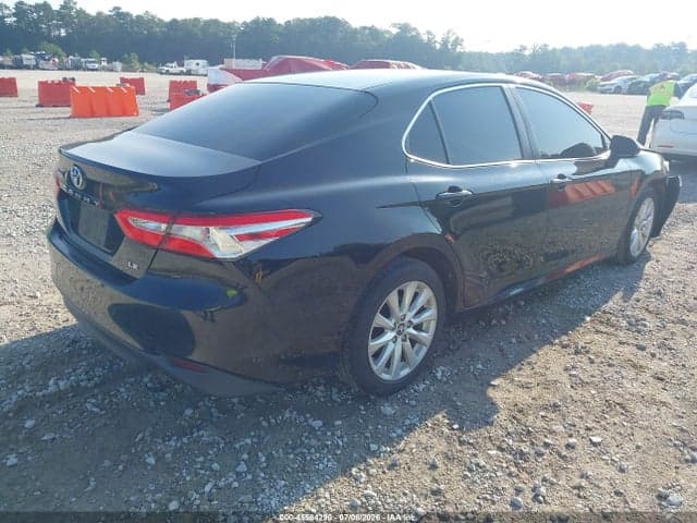 2018 TOYOTA CAMRY LE 4
