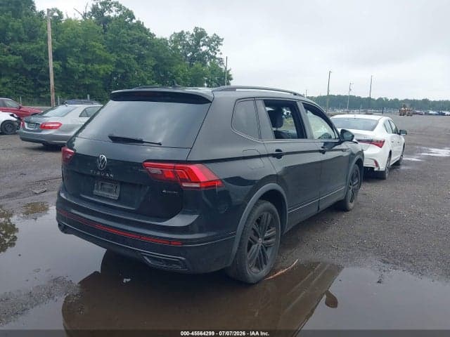 2022 VOLKSWAGEN TIGUAN 2.0T SE R-LINE BLACK 4