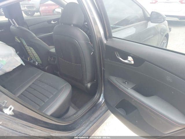 2023 KIA FORTE GT MANUAL 8