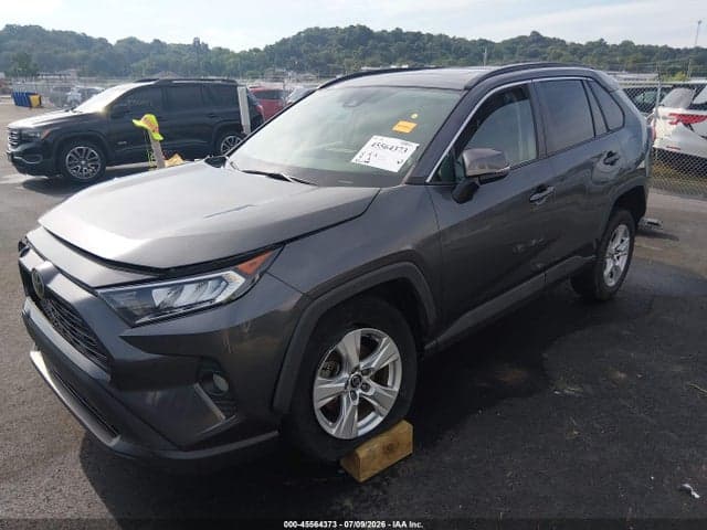 2020 TOYOTA RAV4 XLE 2