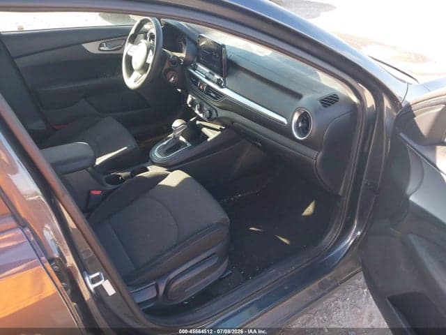 2022 KIA FORTE LXS 5