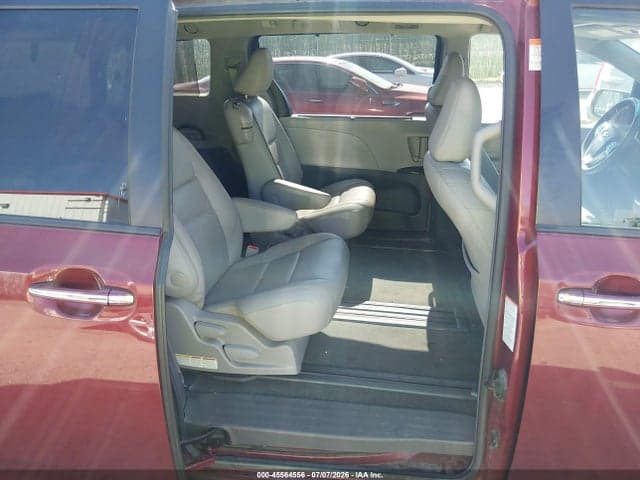 2017 TOYOTA SIENNA XLE PREMIUM 8 PASSENGER 8