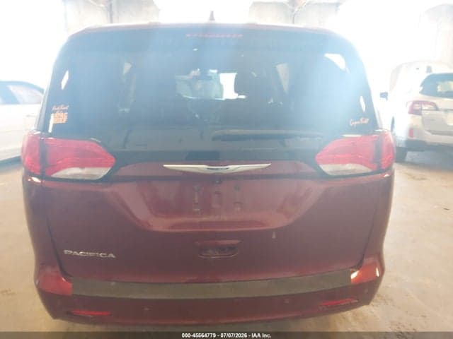 2018 CHRYSLER PACIFICA TOURING 16