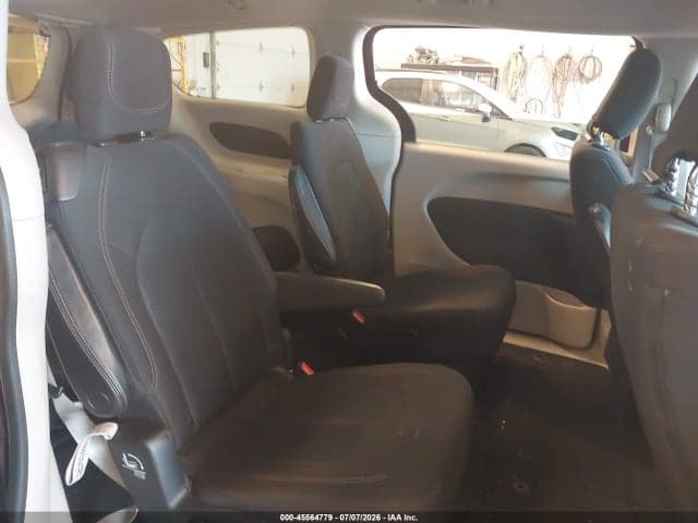 2018 CHRYSLER PACIFICA TOURING 8