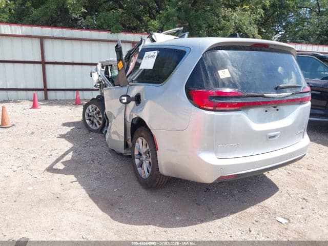 2026 CHRYSLER PACIFICA LIMITED 3