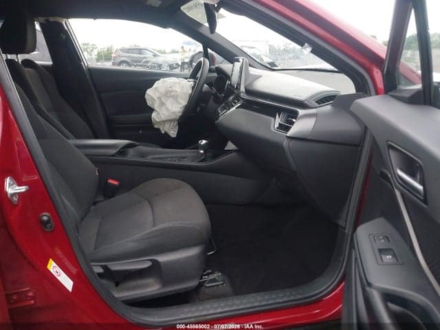 2019 TOYOTA C-HR LE 5